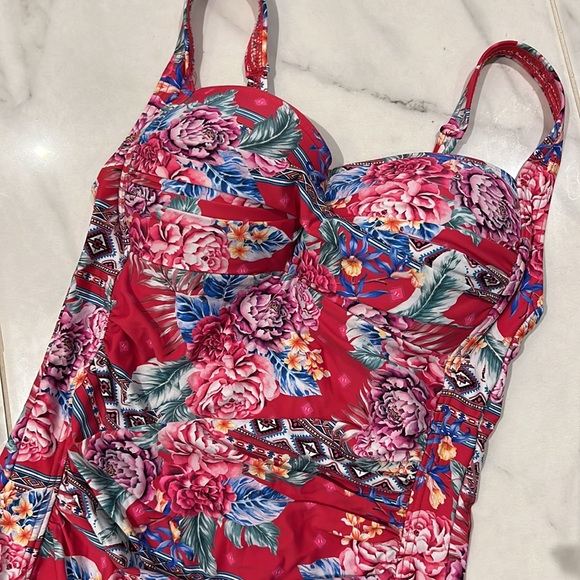 NIP TUCK SWIM | Joanne One Piece Swimsuit - Picture 2 of 6